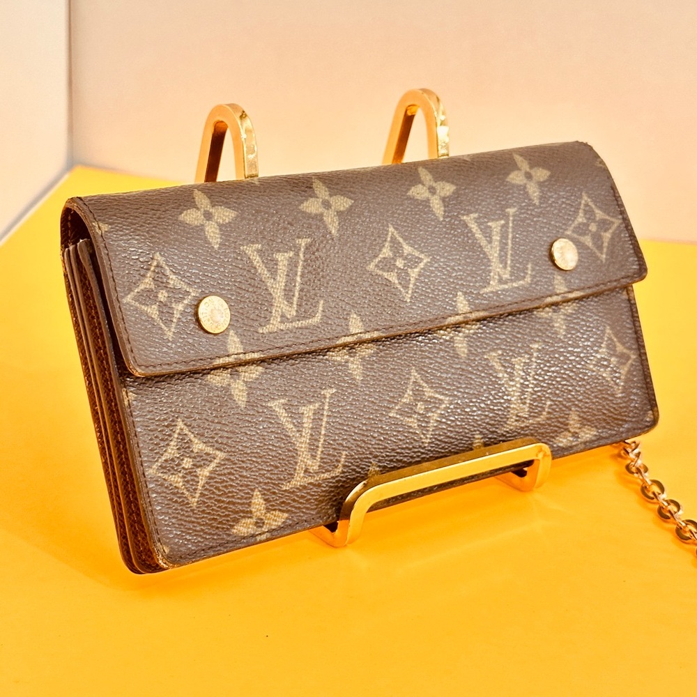Louis Vuitton Brown Monogram Clutch wallet with chain - Picture 3 of 15
